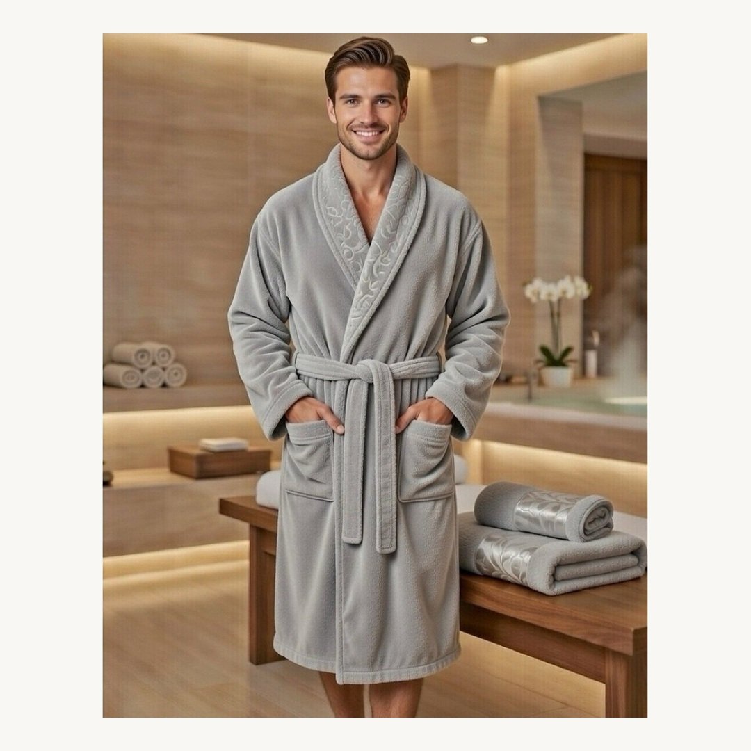 JSQiqbFXVBHBiFQO.jpg Cape de bain avec deux serviettes marque ABM bamboo 100%coton haute qualité - gris, homme – Image 1