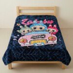 Couverture enfant MARQUE ABM 160*220 CM acrylique - Labubu voiture, bleu nuit