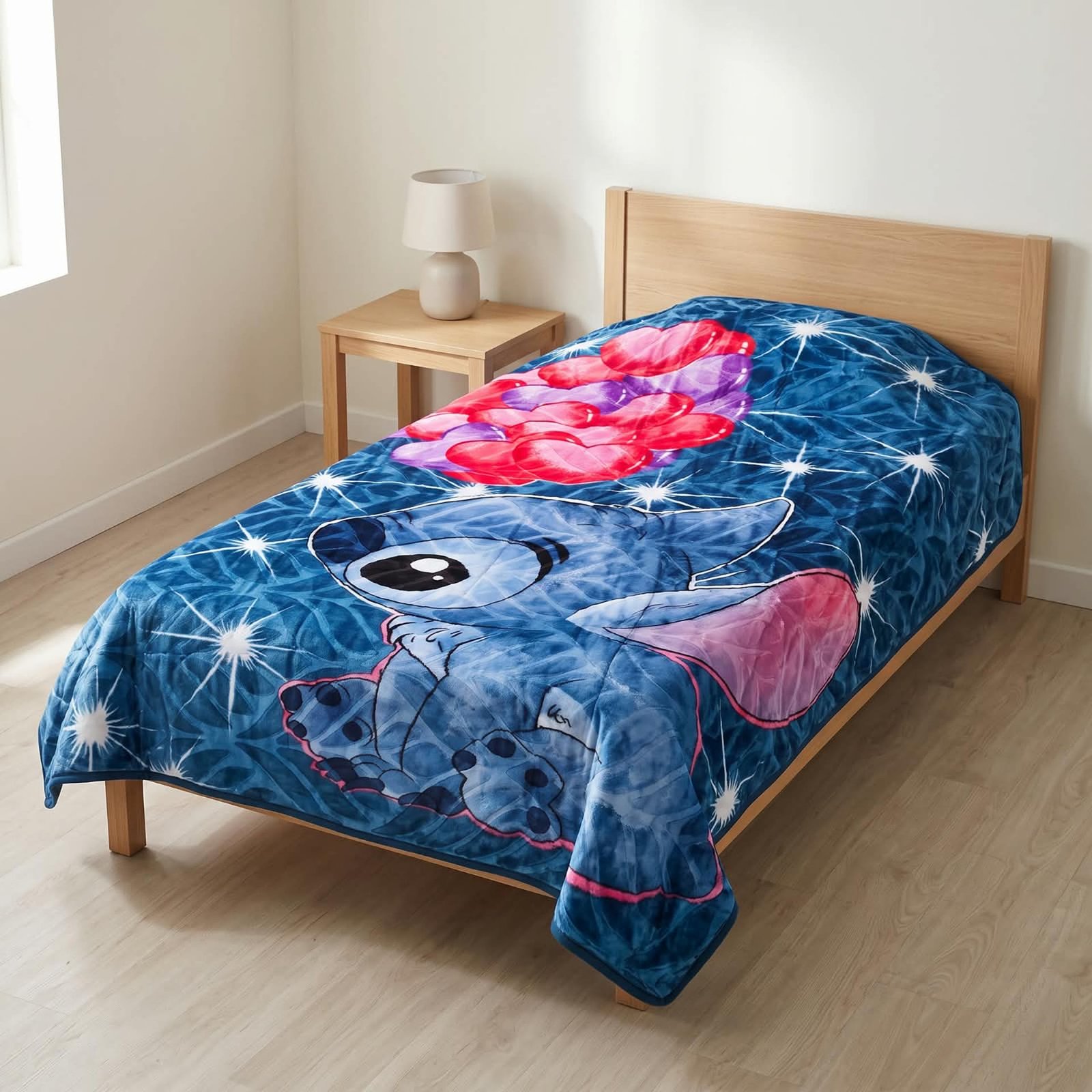 Couverture enfant MARQUE ABM 160*220 CM acrylique - Stitch cœurs, bleu Couverture enfant MARQUE ABM 160*220 CM acrylique - Stitch cœurs, bleu