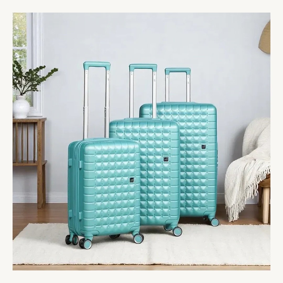 vjiOCXZDTWbCotyb.jpg Série de 3 Valises en ABS bleu Ciel - MARQUE ABM – Image 1